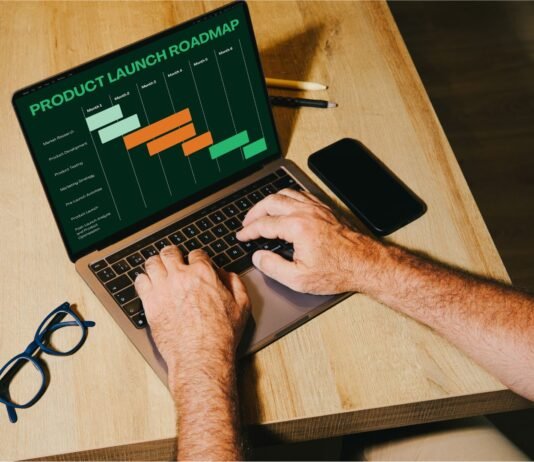 Dia do Contador: A Essência da Profissão que Move a Economia O Dia do Contador é, sem dúvida, mais do que uma simples data comemorativa. Esta ocasião nos lembra que, por trás de cada empresa bem-sucedida, existe um contador dedicado, que desempenha um papel crucial na gestão financeira e na conformidade fiscal. Além disso, é uma oportunidade para reconhecer a importância das práticas contábeis na tomada de decisões estratégicas e na sustentação do crescimento empresarial. Assim, ao celebrarmos essa data, valorizamos não apenas os profissionais da contabilidade, mas também a ética e a transparência que eles promovem no mundo dos negócios.