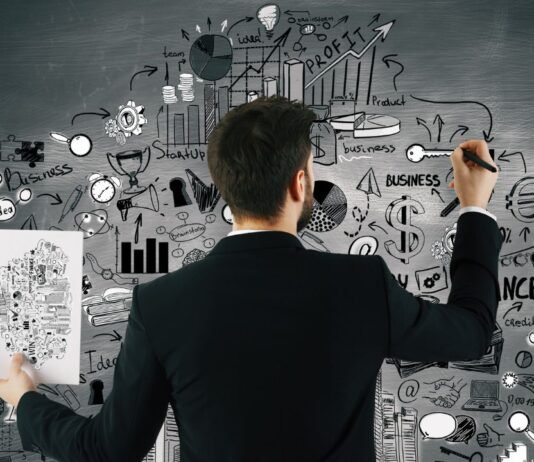 Como planejar sua carreira na Contabilidade O planejamento de carreira contábil ajuda a definir metas e criar um cronograma. O networking é essencial para expandir oportunidades e se manter atualizado.