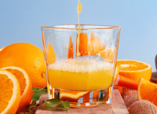 Alívio no Comércio Global: 694 Produtos Escapam da Nova Tarifa de Importação dos EUA Produtos escapando da tarifa de importação dos EUA, simbolizando alívio no comércio.