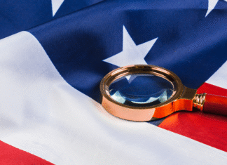 Pix sob o Holofote: Por Que os EUA Miram o Sistema de Pagamento Brasileiro? Representação visual do Pix na Mira dos Estados Unidos: Entenda a Suposta Prática Desleal, com os logotipos do Pix e da bandeira dos EUA, e setas de questionamento.