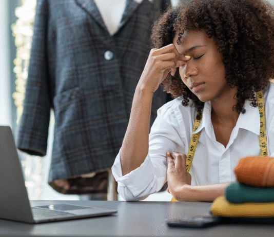 O Papel do Planejamento Contábil no Crescimento de PMEs Gráfico mostrando o crescimento de uma empresa após a implementação de um planejamento contábil