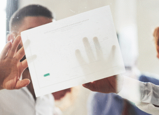 A Nova Reforma Tributária: Uma Análise da Simplificação e dos Desafios Gráfico comparativo mostrando a complexidade do sistema tributário atual e a simplificação proposta pela reforma tributária.