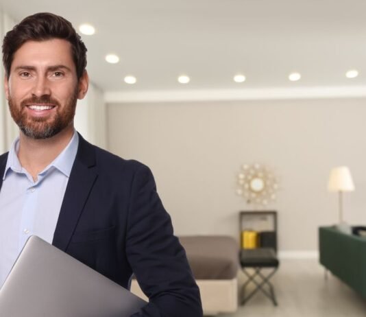 Auxiliar Administrativo: o que faz esse profissional tão requisitado nas empresas O que faz e quanto ganha um auxiliar administrativo