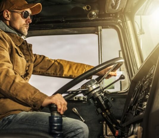 Motorista: o que faz, quanto ganha e como é a rotina da profissão? Quanto ganha um motorista e o que faz?